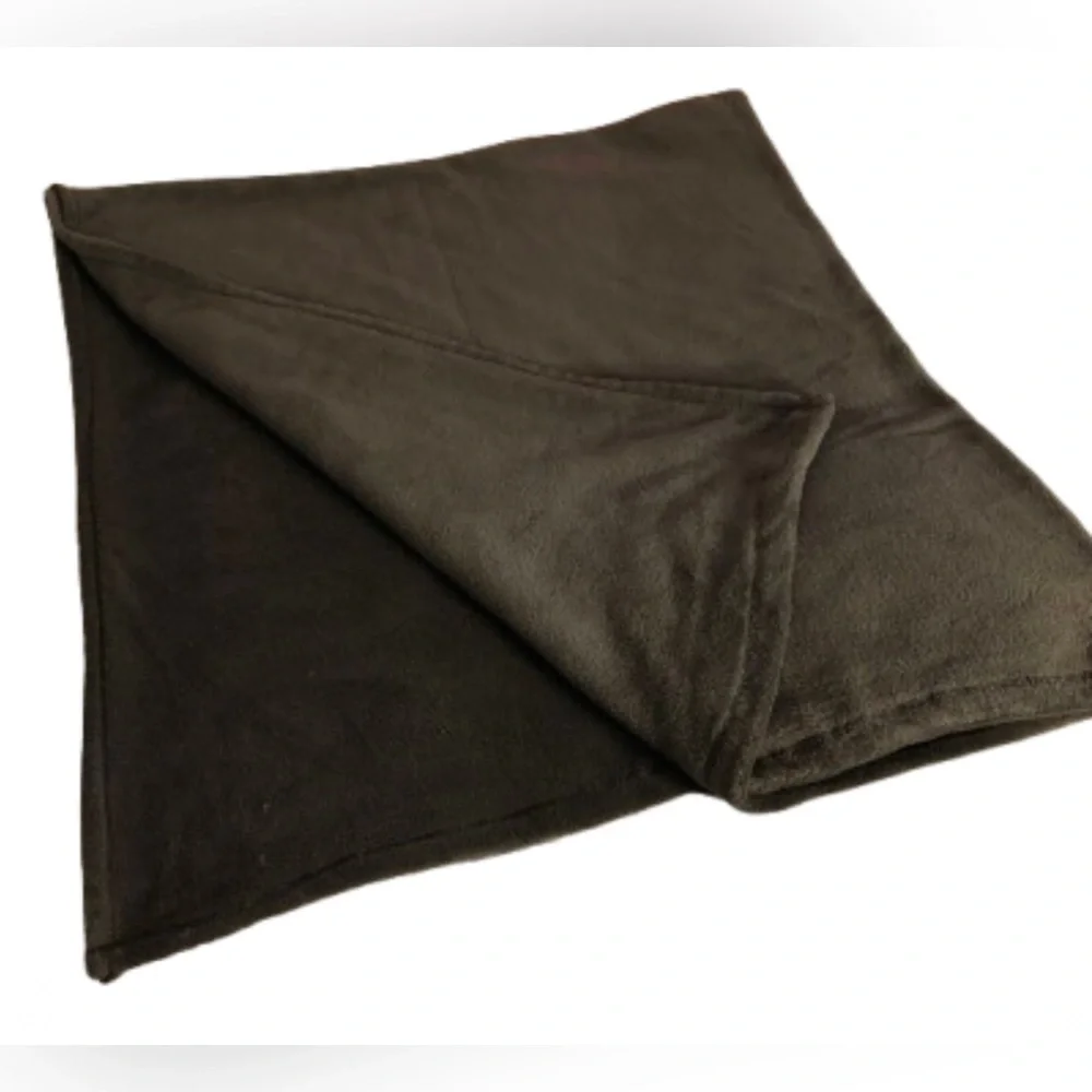 FLEECE THROW BLANKET • CHOCOLATE BROWN • 66” x 70”